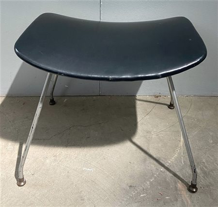 Charles Eames (1907-1978) e Ray Eames (1912-1988) (Attribuito)
Sgabello con stru