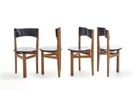 Lotto di quattro sedie pieghevoli tripodi in legno massello con seduta vernicia