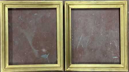 Coppia di cornici in legno dorato (luce cm 46x53) (difetti)