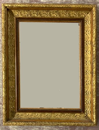 Specchiera con cornice in legno e pastiglia dorata (cm 58x73) (difetti)