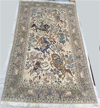 Tappeto Qum, Persia, secolo XX. Decoro a scene di caccia su fondo bianco (cm 26