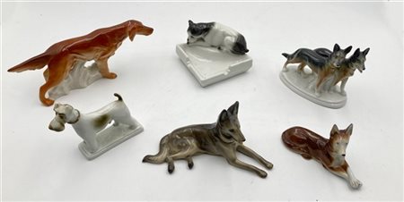 Manifatture differenti, lotto composto da cinque sculture in porcellana policro