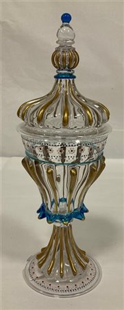 Manifattura di Murano, coppa con coperchio in vetro soffiato con decori blu e o