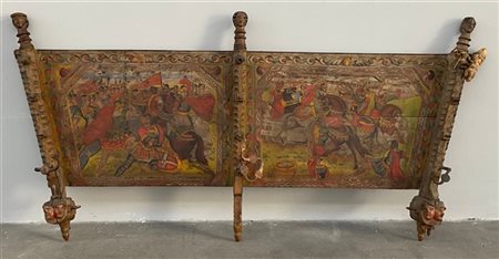 Lotto composto da un fregio di carretto siciliano in legno intagliato dipinto i