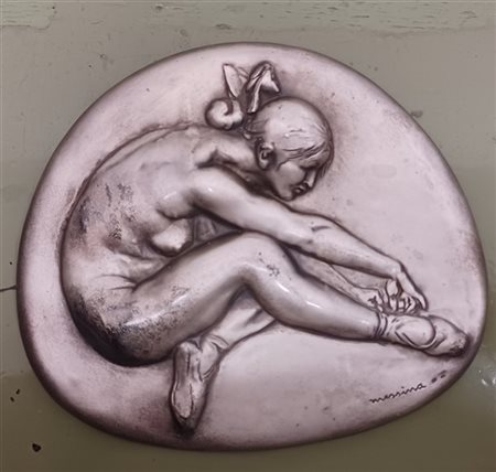 Francesco Messina "Ballerina", bassorilievo in argento 925, firmato in basso a d