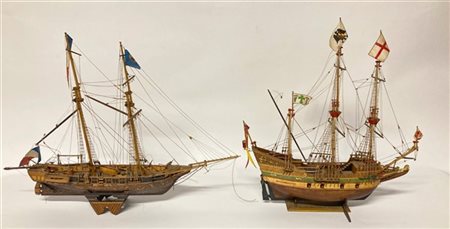 Lotto composto da due modelli di velieri in legno a due e tre alberi, rispettiv