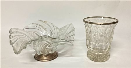 Lotto composto da un centrotavola in vetro con base in argento ed un vaso in ve