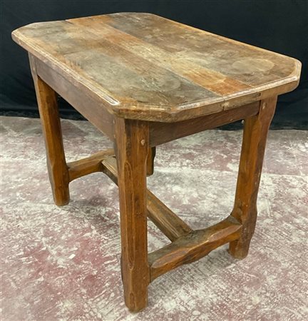 Tavolino d'appoggio rustico in legno con gambe e traversa dritta e piano ottago