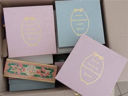 ROGER & GALLET, RANCÉ
Lotto composto da svariate confezioni di saponi, molte si