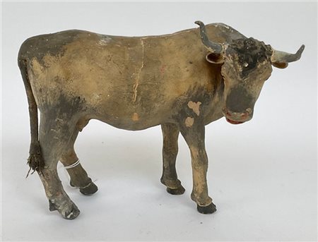 Scultura da presepe raffigurante bue (rotture, mancanze e restauri)