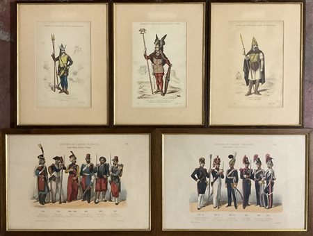 Lotto di cinque stampe a colori raffiguranti costumi militari, misure different