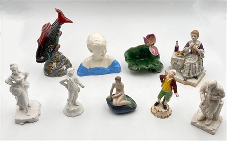 Manifatture differenti, lotto di nove sculture in porcellana policroma con figu