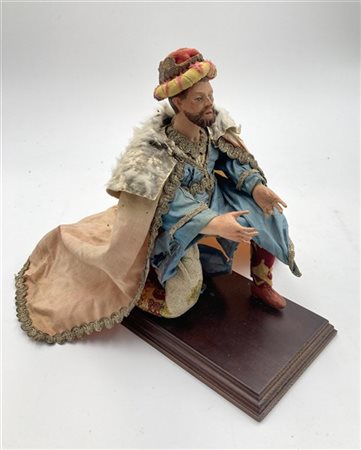 Arte napoletana, secolo XIX. "Gaspare inginocchiato" scultura da presepe