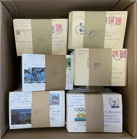 CARTOLINE - INTERI POSTALI anni '60/'90 Lotto di numerose cartoline del periodo. In uno scatone da esaminare