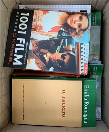 Tre cartoni contenenti numerosi libri e riviste di vario argomento (difetti) [3