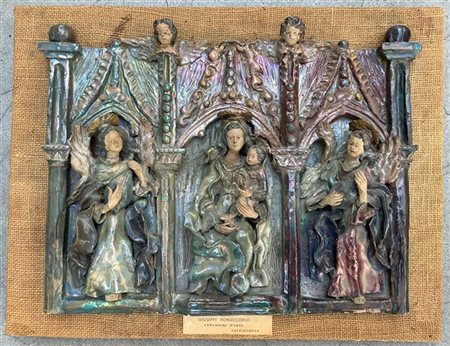 Giovanni Bonaccorso "Madonna con Bambino in trono tra angeli" gesso policromo sm