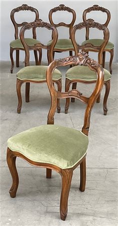 Gruppo di sei sedie Luigi Filippo in legno intagliato con schienale a giorno, s