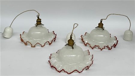 Lotto composto da tre plafoniere in vetro (difetti)