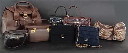 Lotto composto da un borsone da viaggio, un beauty case, una borsa/bauletto sco