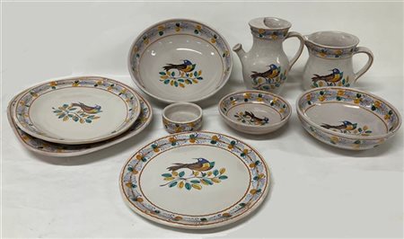 Ceramiche Santo Stefano di Camastra, parte di servizio da tavola in maiolica di
