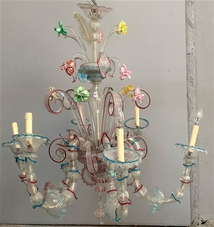 Manifattura di Murano. Lampadario a sei fiamme in vetro incolore con dettagli i