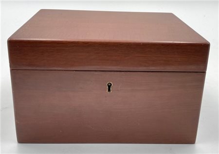 Scatola portasigari lastronata in mogano. Lorenzi per Astleys Ltd, Londra (cm 2