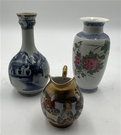 Lotto composto da un vaso cinese, una bottiglia coreana e una lattiera Satsuma,