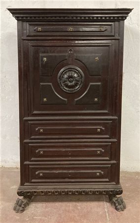 Secretaire a tre cassetti e anta ribaltabile decorata a rosone celante cassafor