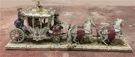 Grande gruppo in porcellana policroma composto da due elementi raffigurante una