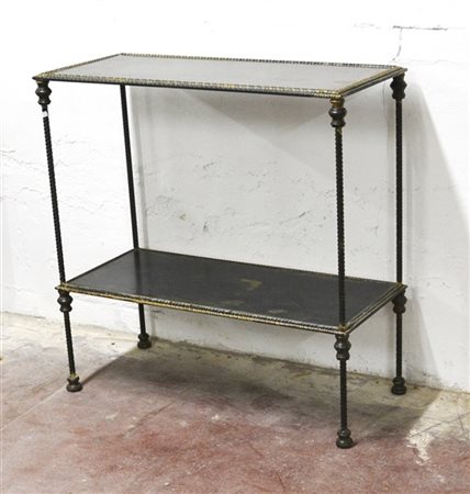 Etagere a due ripiani in ferro verniciato nero, sostegni a torciglione con elem