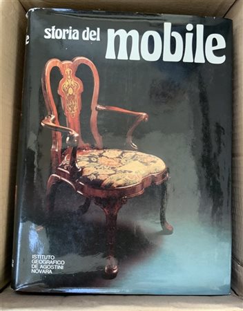 Un cartone contenente numerosi volumi inerenti il mobile antico (difetti) [1]