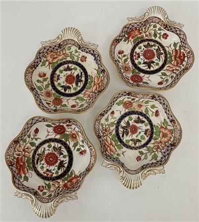 Manifattura francese del secolo XIX. Gruppo di quattro ciotole in ceramica deco