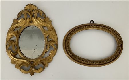 Lotto composto da una cornice ovale in legno intagliato del secolo XIX e una pi