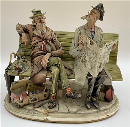 Tiziano Galli - Scultura in porcellana policroma raffigurante due uomini in con