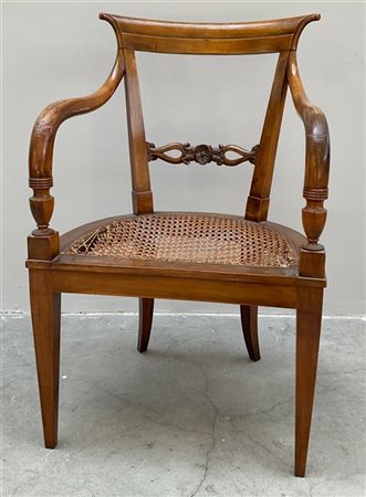 Poltrona in legno con seduta cannettè, secolo XIX (difetti e rotture)