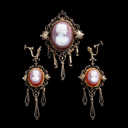 Parure in oro e cammei con profili di gentildonne, Inghilterra XIX secolo