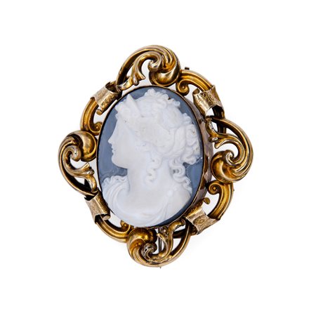 Spilla placcata in oro con cammeo, Italia XIX secolo
