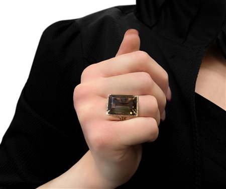 
 
 Gr 11 Anello con pietra grigia fumè 