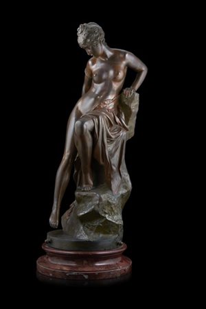 Ferdinand Lepcke "La bagnante" 1891, scultura in bronzo (h. cm 62) poggiante su