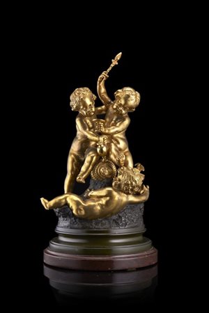 Da Clodion "Baccanale con putti" scultura in bronzo dorato e brunito (h. cm 48)