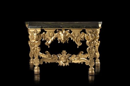 Console di forma sagomata con piano laccato a finto marmo, gambe e fascia ricca