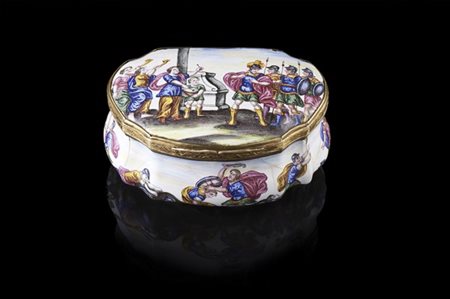 Manifattura francese, secolo XVIII. Tabacchiera di forma mossa interamente smal