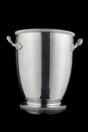 Rinfrescatoio biansato in argento con bordi a palmette. Titolo 800. Alessandria