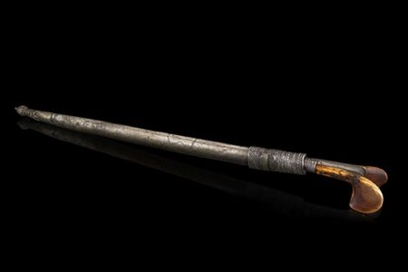 Daga Yatagan, Impero Ottomano, datata 1795. Caratteristica impugnatura ad orecc