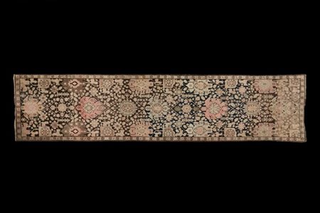 Tappeto passatoia Karabagh, Caucaso, fine secolo XIX. Decoro con piccoli medagl