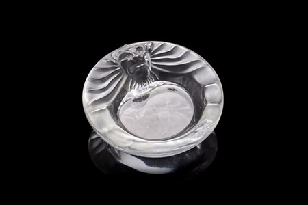 Lalique. Posacenere in vetro soffiato in stampo parzialmente acidato sulla supe