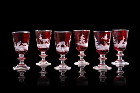 Manifattura di Boemia, inizio secolo XX. Gruppo di sei bicchierini da liquore i