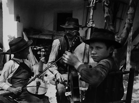 Andrè Kertèsz (1894-1985)  - Trio violon, Hungary, 1923