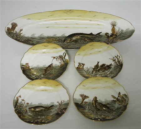 MANIFATTURA DEL XX SECOLO Lotto composto da n. 4 piatti e un vassoio con...