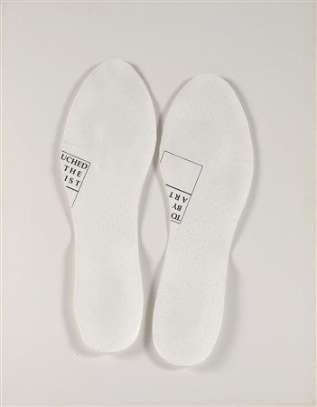 ANTONI JANINE (n. 1964) Touched by the artist. Oggetto. Cm 24,00. In teca di...